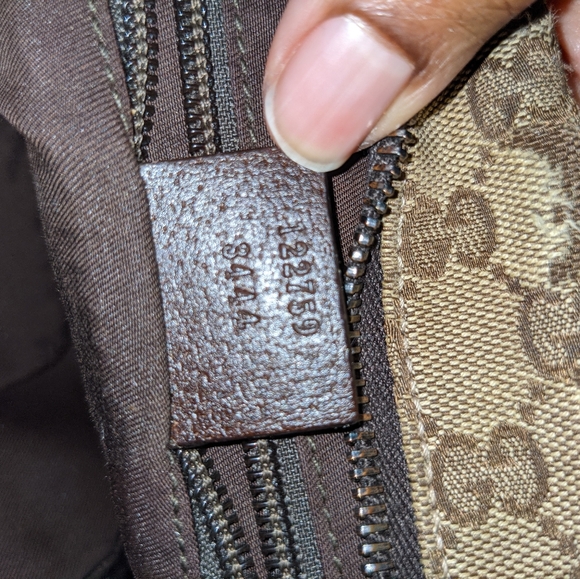 Authentic Gucci Crossbody Bag - Picture 2 of 8